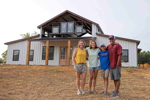 Blackmon Family builds barno of their dreams